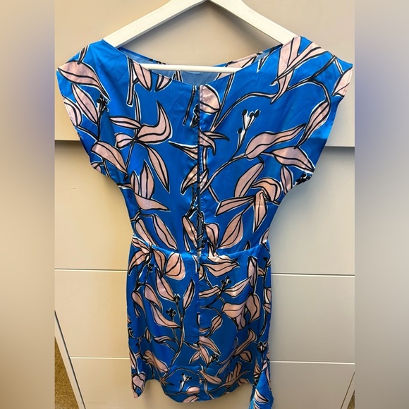 NWT Reiss Blue Sarah Printed Flutter Sleeves Peek-a-Boo back knee length XS - Picture 4 of 14